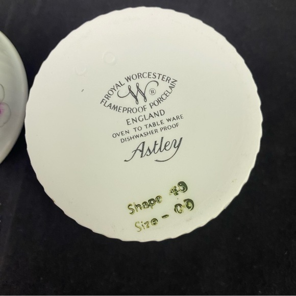 Set of 4 Ramekins Royal Worcester China Astley Gold England Oven To Table Floral - Picture 3 of 7